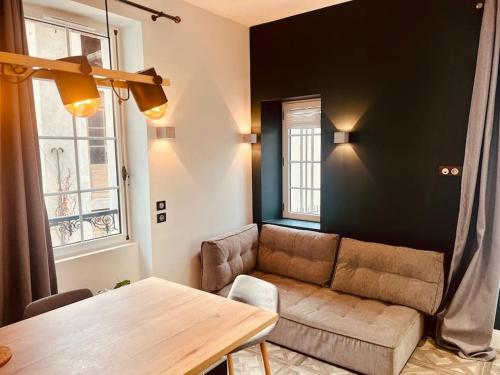 Photo de la galerie de l'établissement T2 Cosy dans une maison -jardin, à Saint-Gervais