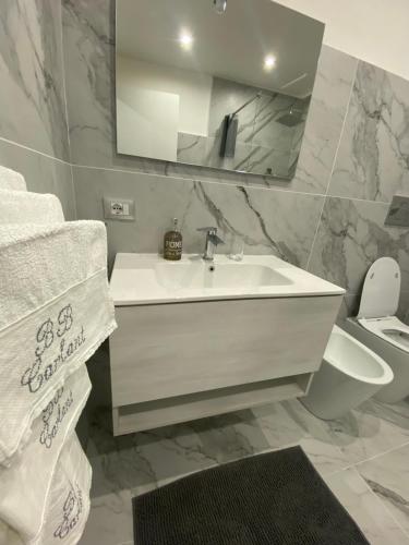 Bilik mandi di Carlant Apartment