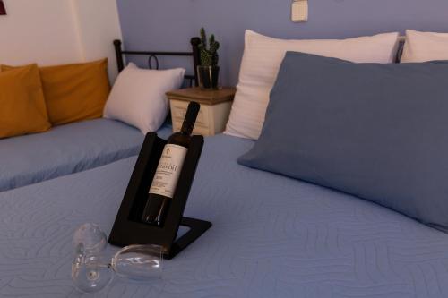 Una cama o camas en una habitación de Villa Michalis