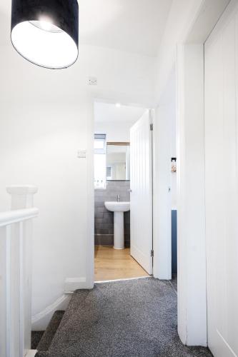 The Heart - Cosy 3 bedroom house with double driveway and Garden in Manchester photo 40