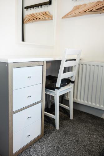 Φωτογραφία από το άλμπουμ του The Heart - Cosy 3 bedroom house with double driveway and Garden in Manchester στο Μάντσεστερ