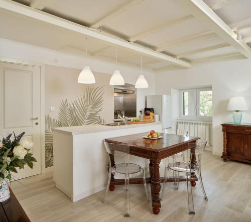 Fotografie z fotogalerie ubytování Secret Garden Apartment with private parking space v destinaci Opatija