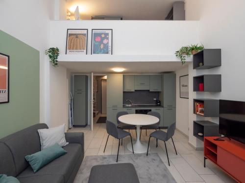 [IHost Apartment] - Romilli 17A
