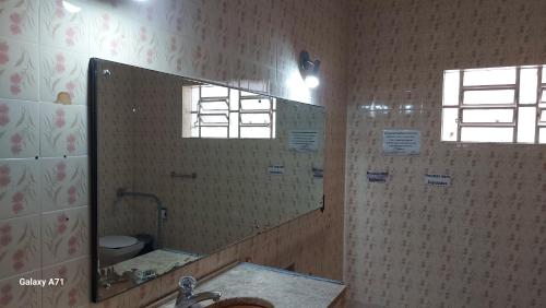 Ένα μπάνιο στο Casa de hóspedes 436