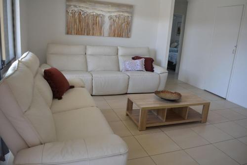 Χώρος καθιστικού στο Alice Street 1, Unit 1, Currimundi