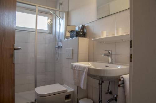 Ένα μπάνιο στο Haus Ingeborg Wohnung 1 EG