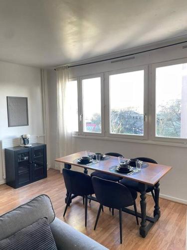 Photo de la galerie de l'établissement Joli F2 plein centre ville, Évry-Courcouronnes