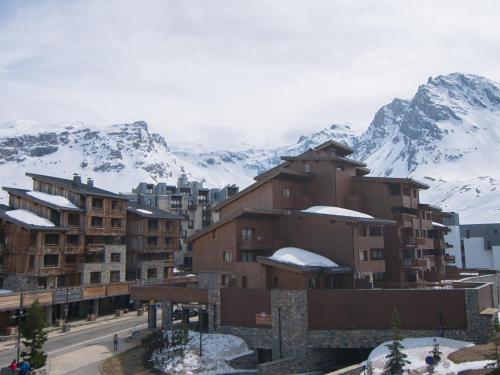Studio avec balcon et wifi à 500m des pistes