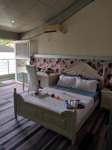 Gallery image of Crystal Beach Hotel in Port Vila