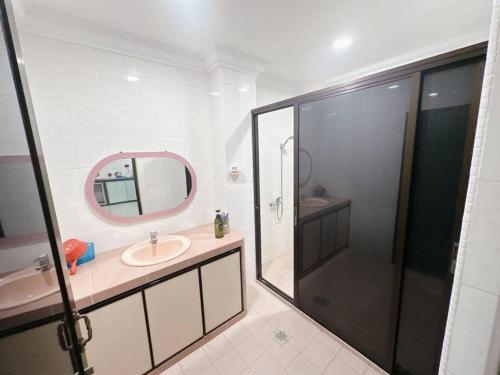 Vonios kambarys apgyvendinimo įstaigoje C03 Golden Rinting Homestay