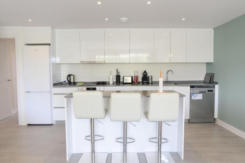Kuchyňa alebo kuchynka v ubytovaní Modern 3 bedroom apartment in Mijas Costa - Vitta Nature