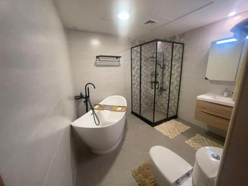 Fotografie z fotogalerie ubytování 2 Bedroom & 3 Bath Apartment in Dubai Marina - walking distance to JBR!" v Dubaji
