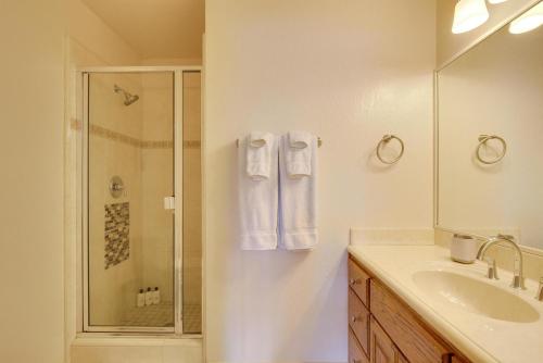 Ένα μπάνιο στο South San Jose 3br w garage wd backyard SFO-1507