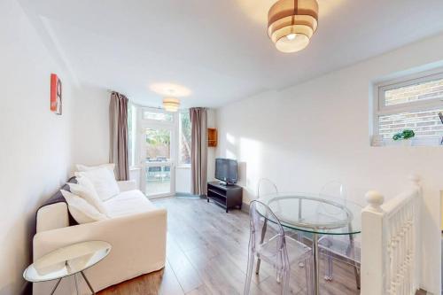Setusvæði á Perfectly located, classy 2 bed flat in Stockwell