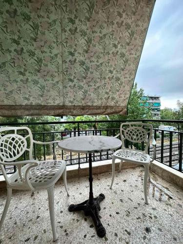Cozy Apartment at Gazi Square