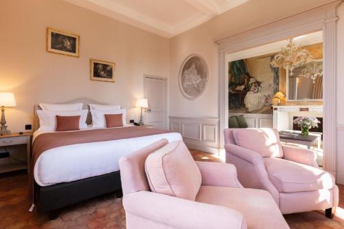 Un lugar para sentarse en Hôtel - Restaurant & Spa La Magdeleine - Mathias Dandine