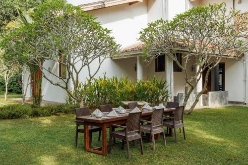 Κήπος έξω από το Villa White Queen Resort & Spa