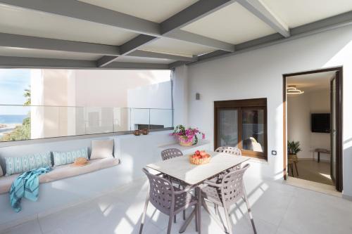Antigoni's Seaside Lodge, a beach retreat!