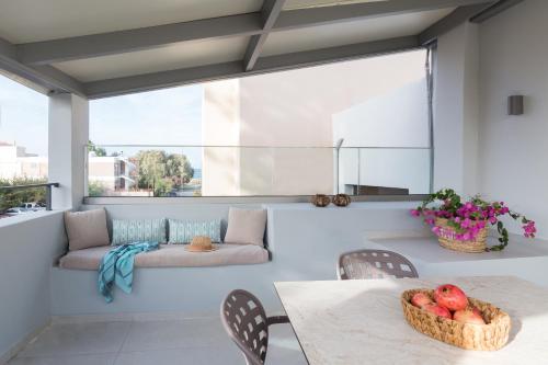 Antigoni's Seaside Lodge, a beach retreat!