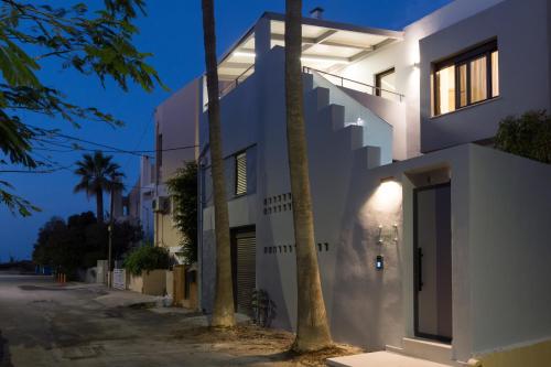 Antigoni's Seaside Lodge, a beach retreat!