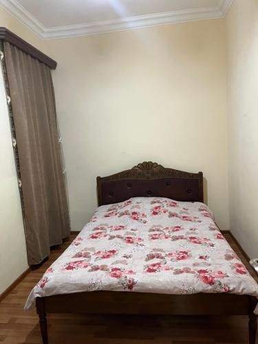 Una cama o camas en una habitación de Mane