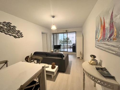 Appartement 3 pièces à 100m de la plage avec grande terrasse et WIFI – Les Sables-d'Olonne - FR-1-197-537