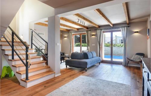 Χώρος καθιστικού στο Nice Home In Peroj With Wifi