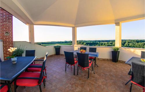Cozy Apartment In Pula With Wifi