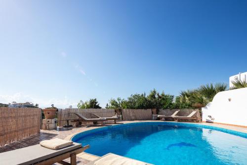 Villa Aliki ,Aegean Sea Breeze 750m from the Beach!