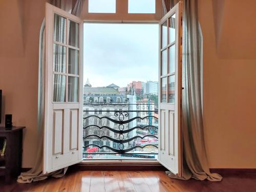 Porto Main Square Penthouse Apartment