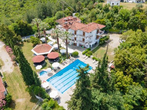 Irida Rooms 'n' Pool - Cozy Summer Escape, Paralia Panteleimonos – Güncel  2024 Fiyatları