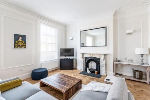 Pass the Keys 55 Heworth Village Wonderfully Cosy Family Home in York photo 32