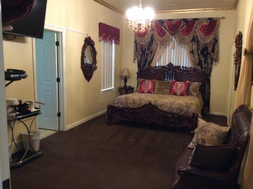 Lions Gate Manor – Photos 3