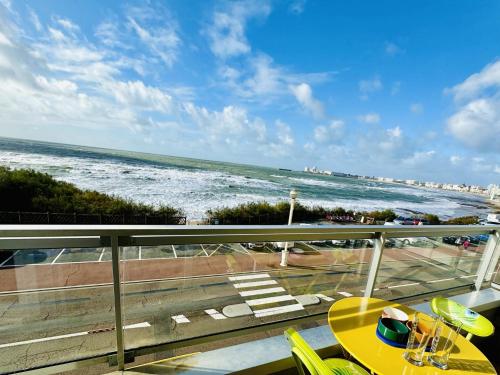 Appartement rénové à neuf avec vue imprenable sur la baie des Sables d Olonne 6 pers