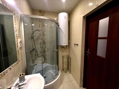 Koupelna v ubytování Apartament Karkonoska 19 Karpacz by Przycup w Karkonoszach Apartamenty Karpacz Centrum Karkonosze