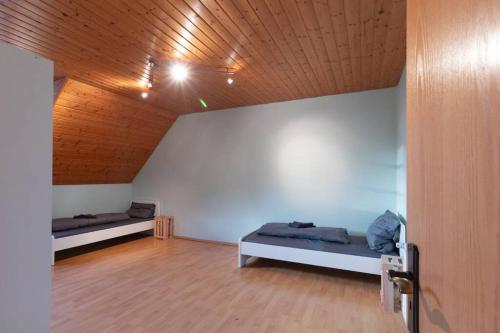 Φωτογραφία από το άλμπουμ του Traumhaus nähe Mainz I 12 Betten I 4 Schlafzimmer I Terrasse I 200m2 I Garten σε Weinolsheim