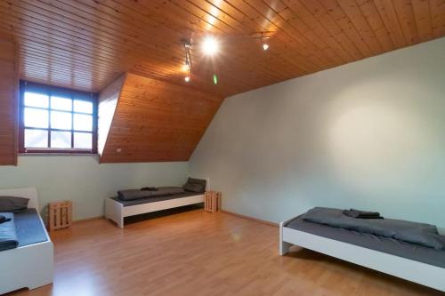 Φωτογραφία από το άλμπουμ του Traumhaus nähe Mainz I 12 Betten I 4 Schlafzimmer I Terrasse I 200m2 I Garten σε Weinolsheim