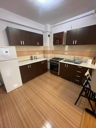 Η κουζίνα ή μικρή κουζίνα στο Comfort Stay Apartment - Free Parking & Wi-Fi