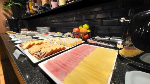 ホテルの敷地内または近くでの食事または食べ物