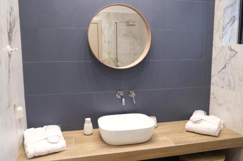 Bilik mandi di Caravin Wanderhome Nea Ionia, 5 min from Metro station