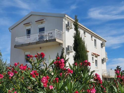 TRENDY Apartments - Novalja