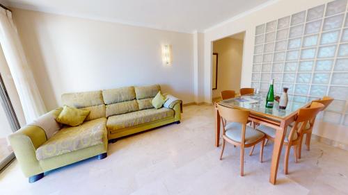 Apartamento Playa Grande Dénia en primera línea de playa con piscina y gran terraza by Family Homes