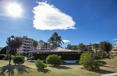 Apartamento Playa Grande Dénia en primera línea de playa con piscina y gran terraza by Family Homes