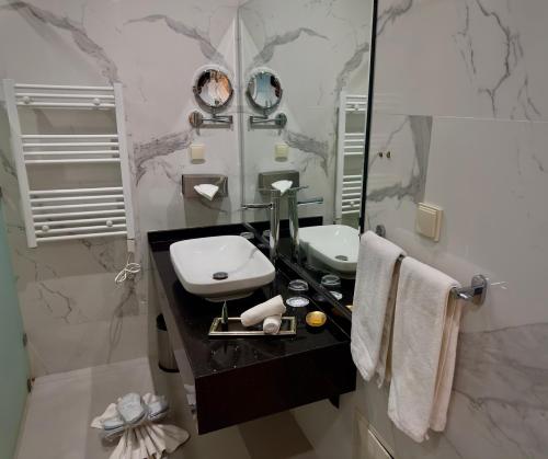 Un baño de Sillage Palace Sky & Spa