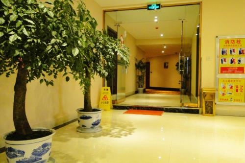 Gambar di galeri bagi GreenTree Inn Fuyang Shopping Mall di Guoyang
