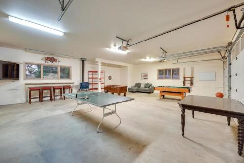 Ein Sitzbereich in der Unterkunft Mansion, Pool, Game Room