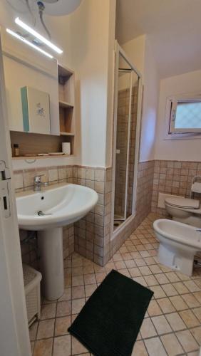 Ένα μπάνιο στο Dòmo a Palàttu casa vista mare a Porto Rotondo