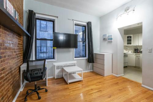 Nhà bếp/bếp nhỏ tại The Upper East Side Monthly Rentals Apartments