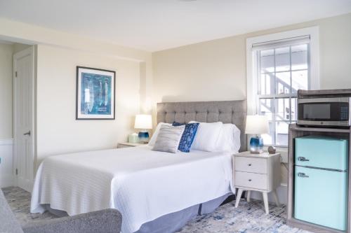 Katil atau katil-katil dalam bilik di 935 Ocean, a Beachside Inn