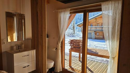 Koupelna v ubytování Demi-Chalet Vadel La Panthiaz 15 Pers 5 chambres